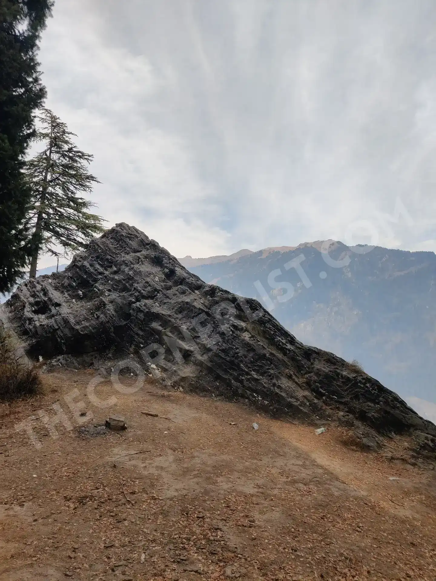 Large Rock at Lamadugh Trek 