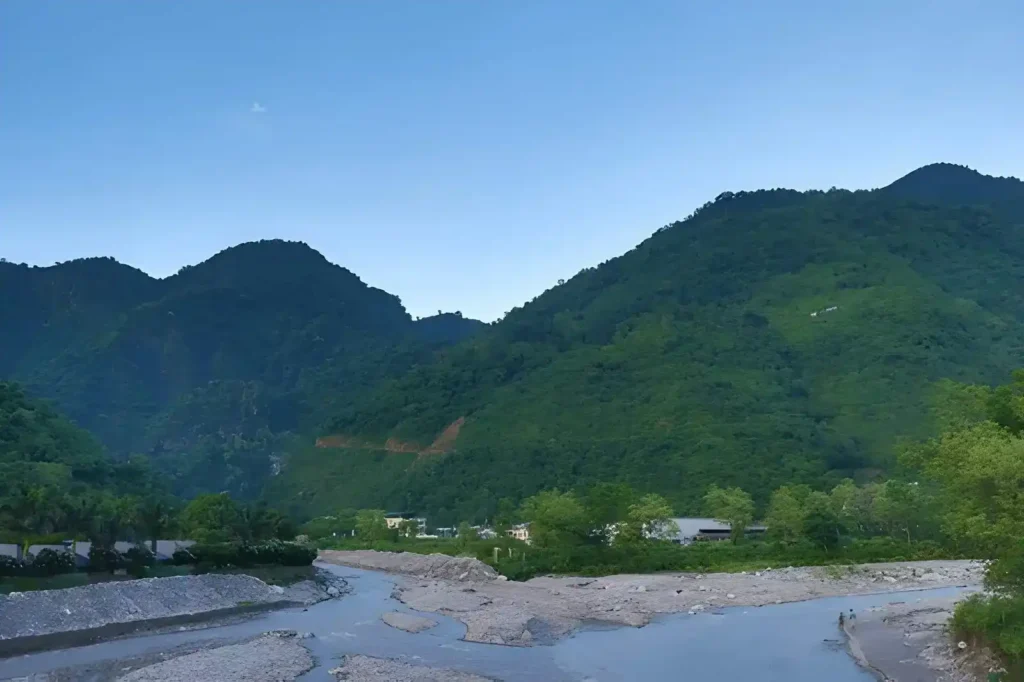 Maldevta River and Mountain Views