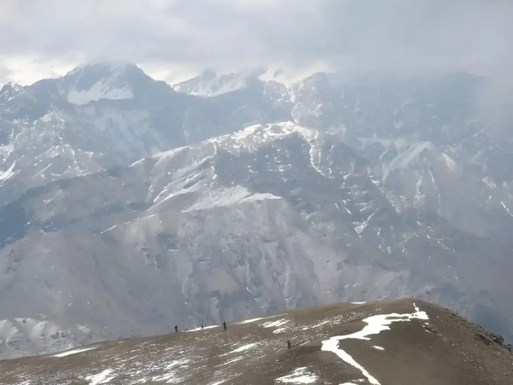Trek trail to Darwa Top near Dodital lake